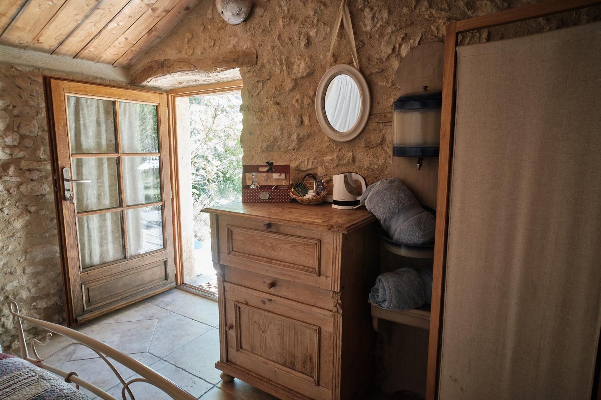 Les Maisons De Chante Oiseau Sigonce Room photo