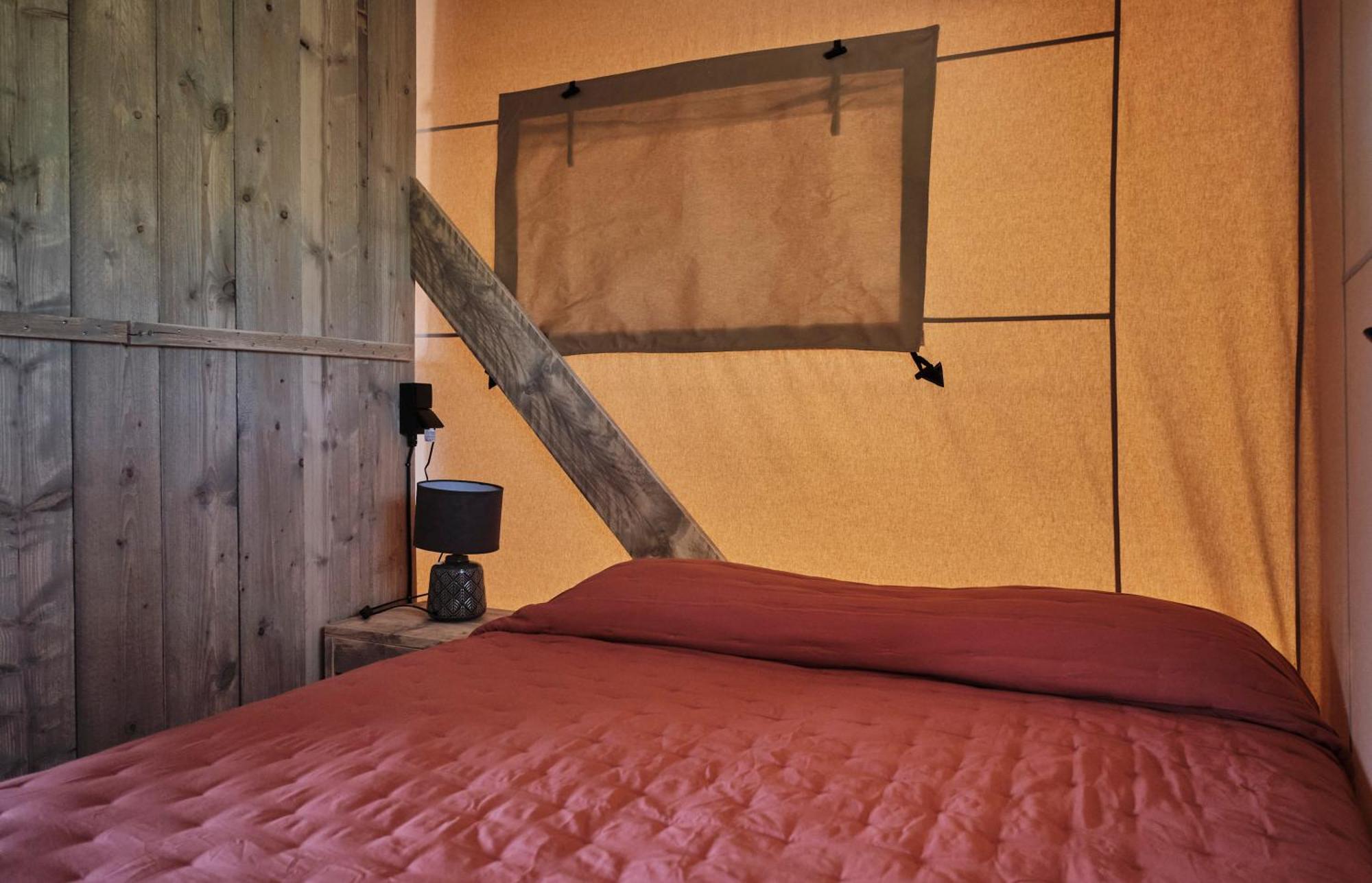 Les Maisons De Chante Oiseau Sigonce Room photo
